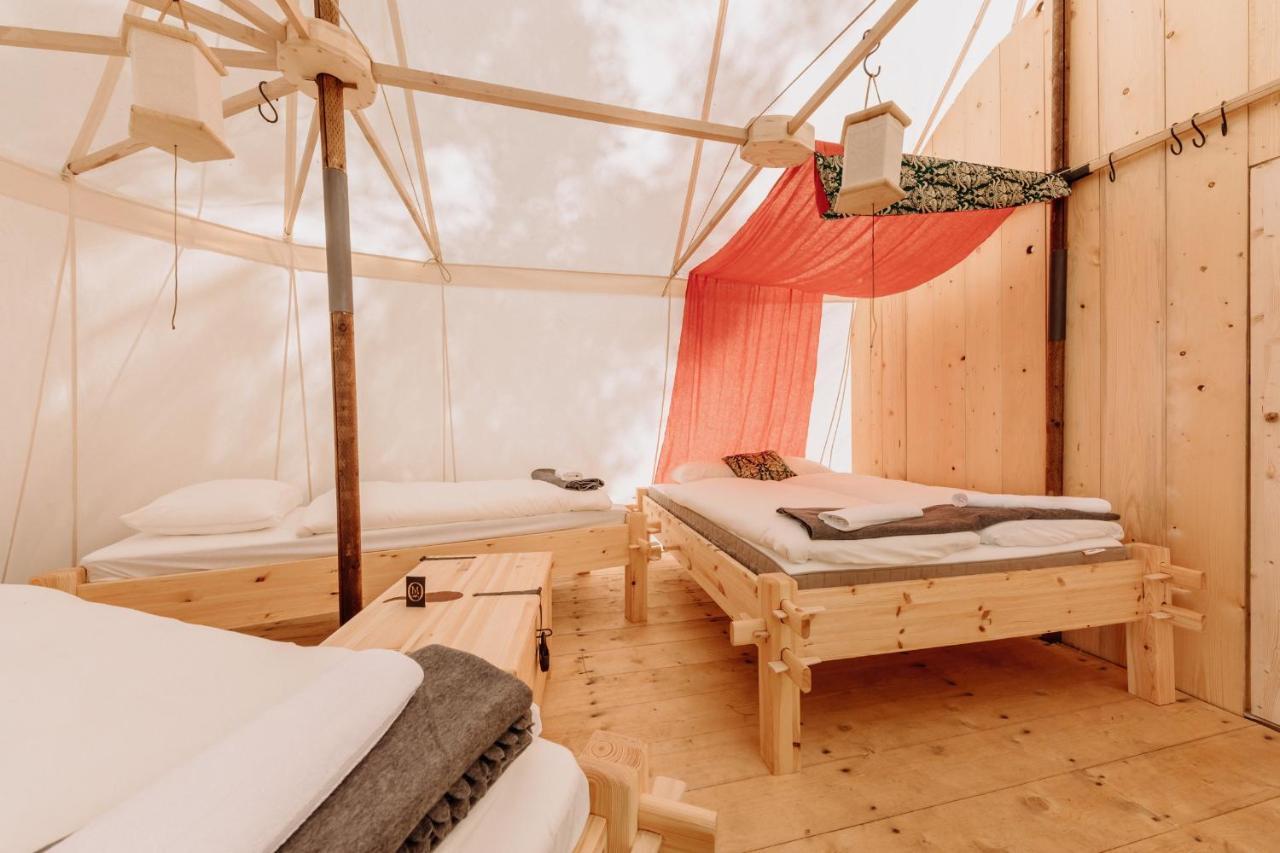 Camp Luxury tent